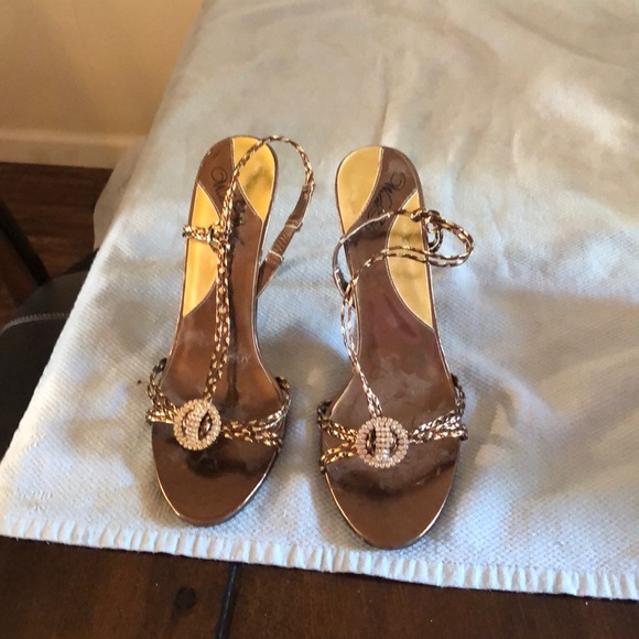 Beautiful blingy shoe. Will get noticed. - Picture 4 of 4